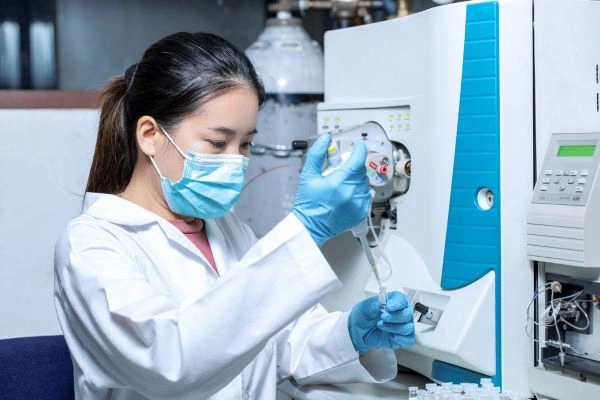 LC-MS/MS analysis of NAD+ molecule